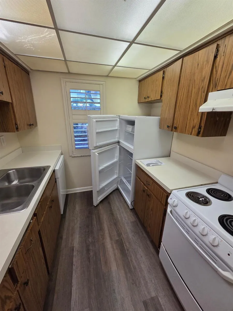 2302 SUNRISE BOULEVARD #105 Fort Pierce, FL 34982