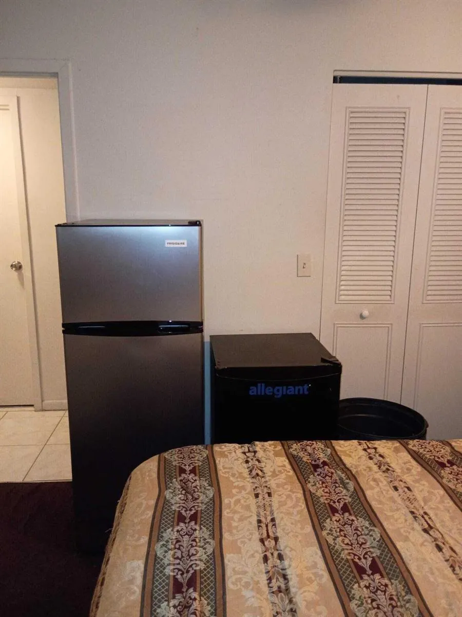 2871 SOMERSET DRIVE #311 Lauderdale Lakes, FL 33311