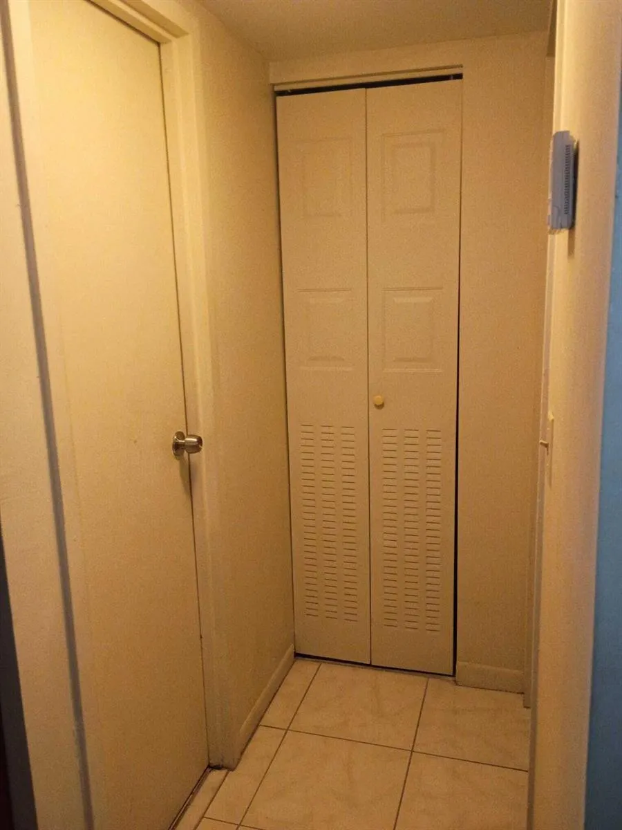 2871 SOMERSET DRIVE #311 Lauderdale Lakes, FL 33311