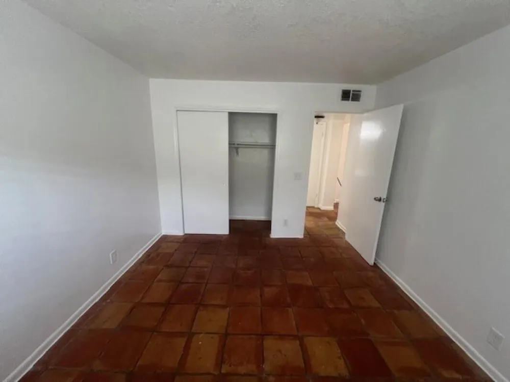 1609 S Federal Highway #103 