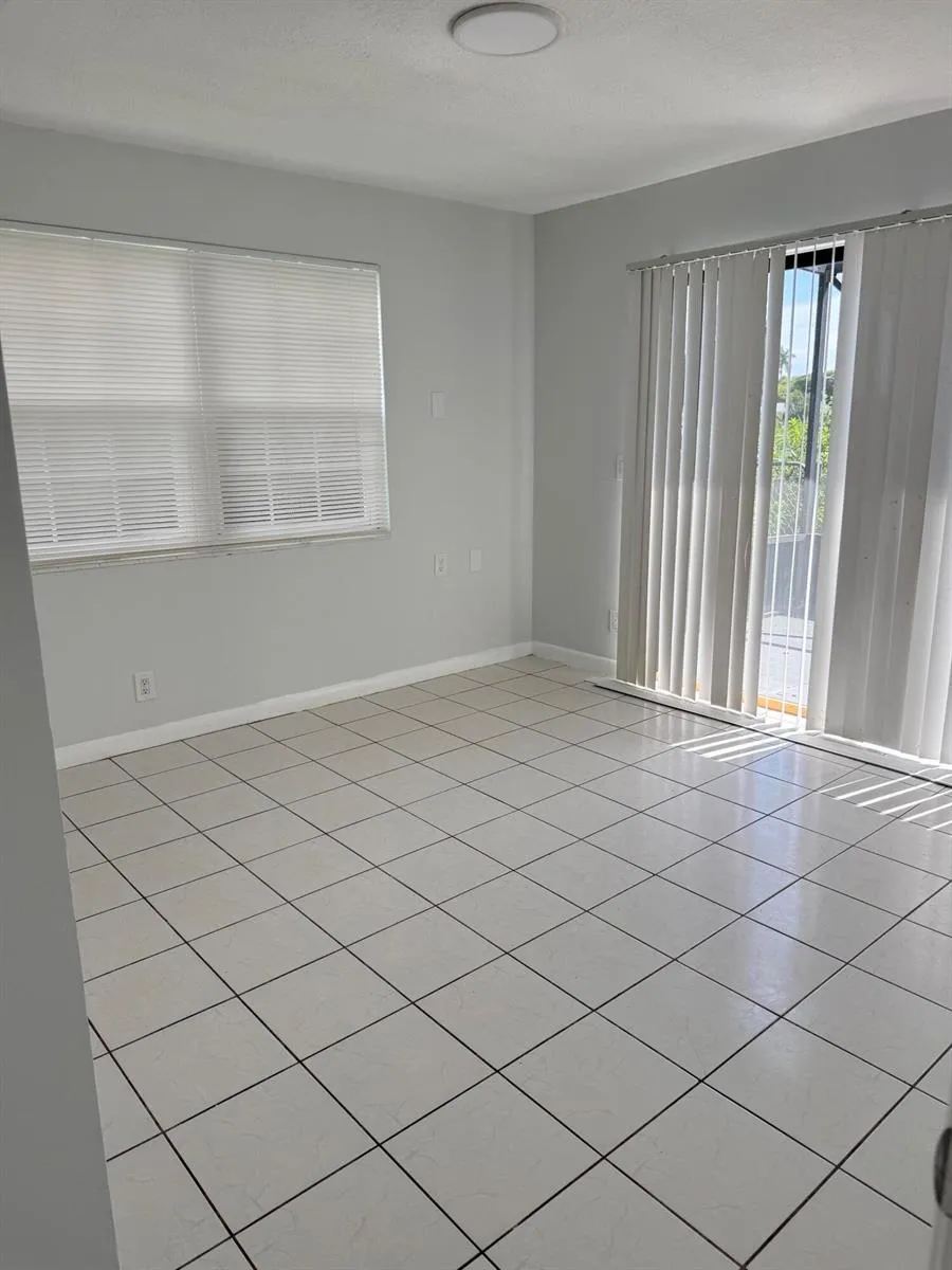 3830 DAVIS ROAD Palm Springs, FL 33461