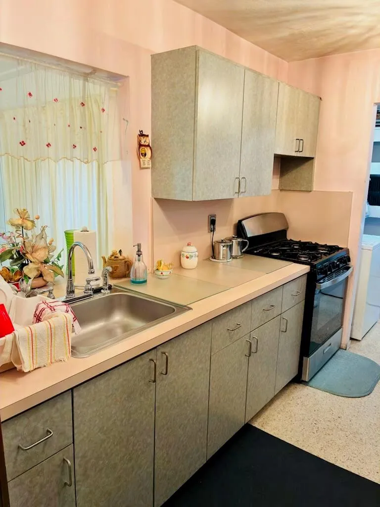 1321 NW 32nd Avenue Lauderhill, FL 33311