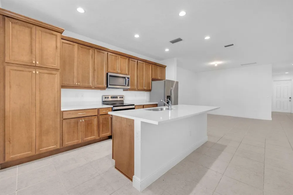 540 Sanderling Circle Deerfield Beach, FL 33442