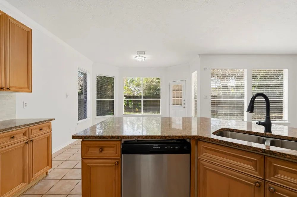 1925 Lori Court Seabrook, TX 77586