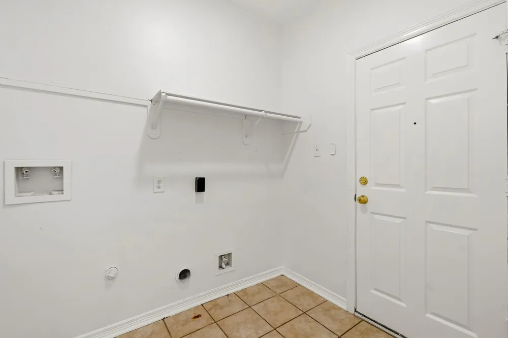 1925 Lori Court Seabrook, TX 77586