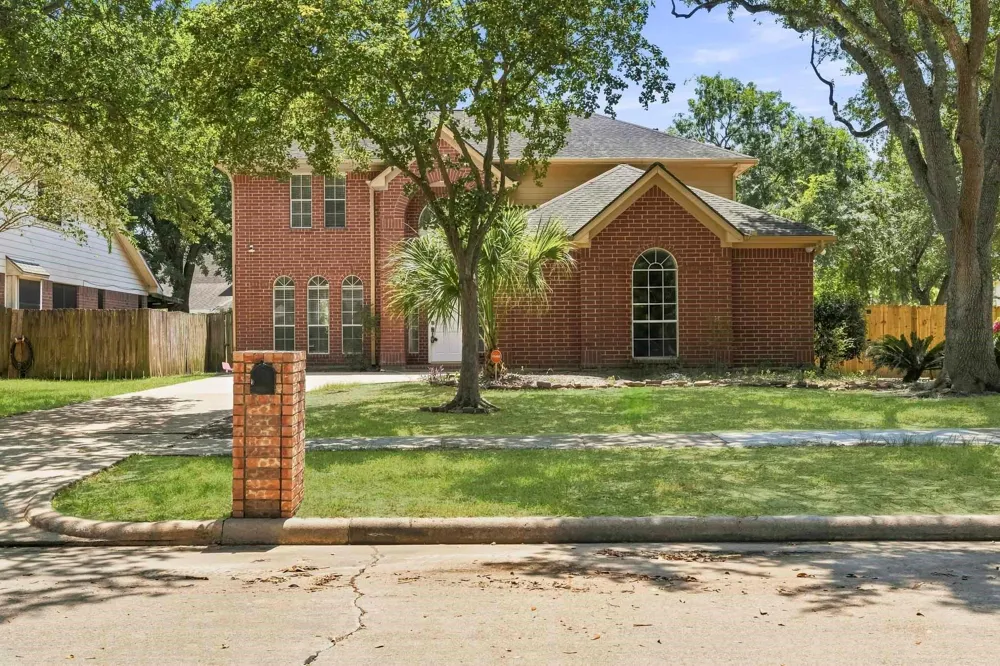 1925 Lori Court Seabrook, TX 77586
