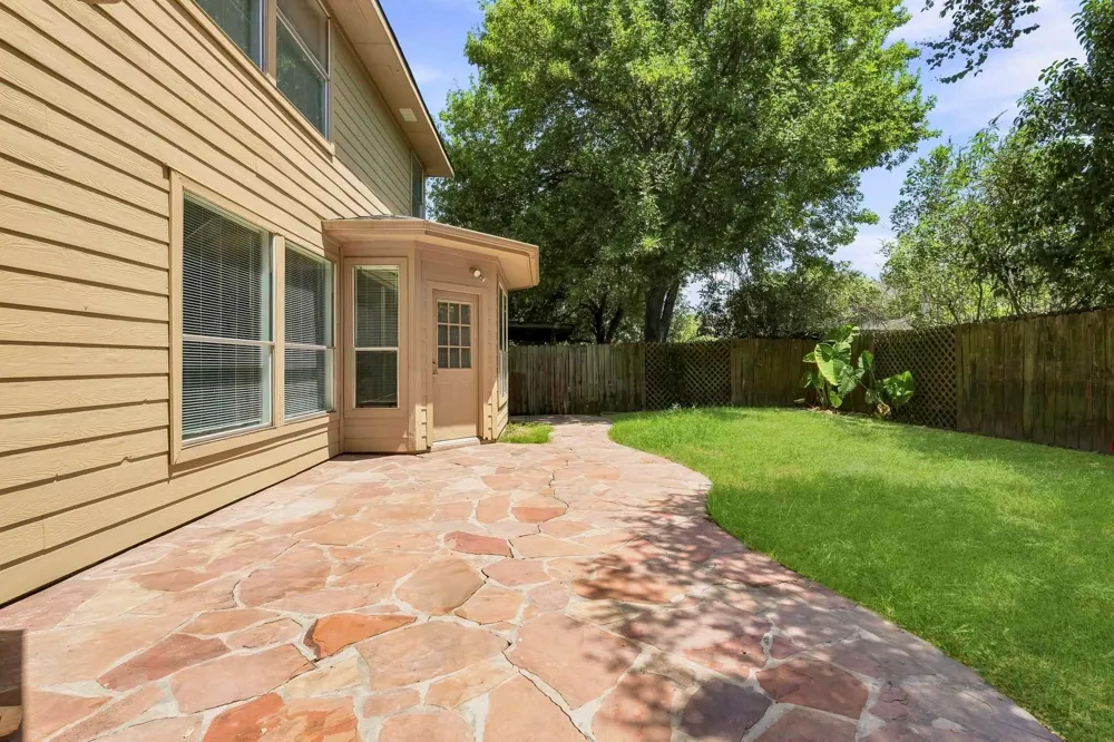 1925 Lori Court Seabrook, TX 77586