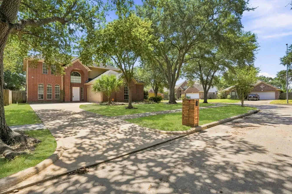 1925 Lori Court Seabrook, TX 77586
