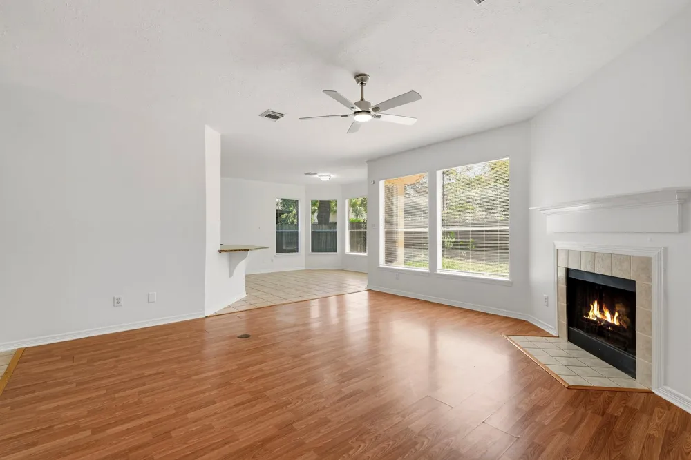 1925 Lori Court Seabrook, TX 77586