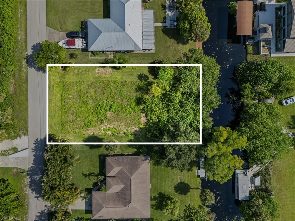 2191 Safe Harbour Court Alva, FL 33920