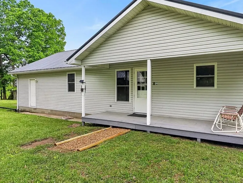 8607 Crossville Hwy Sparta, TN 38583