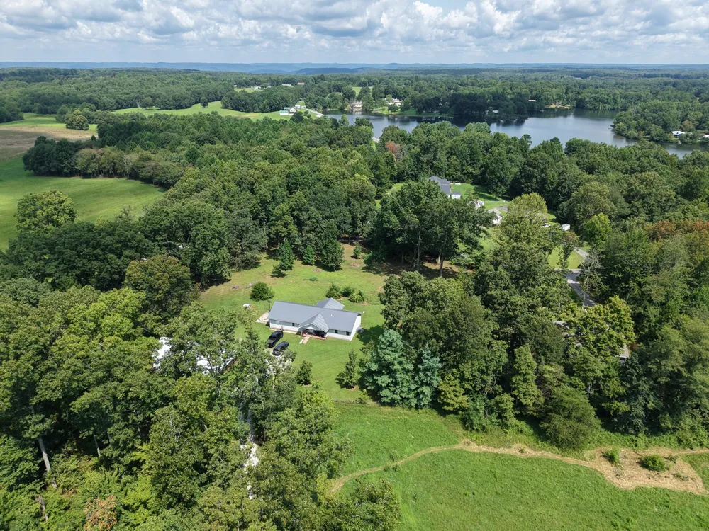 8607 Crossville Hwy Sparta, TN 38583