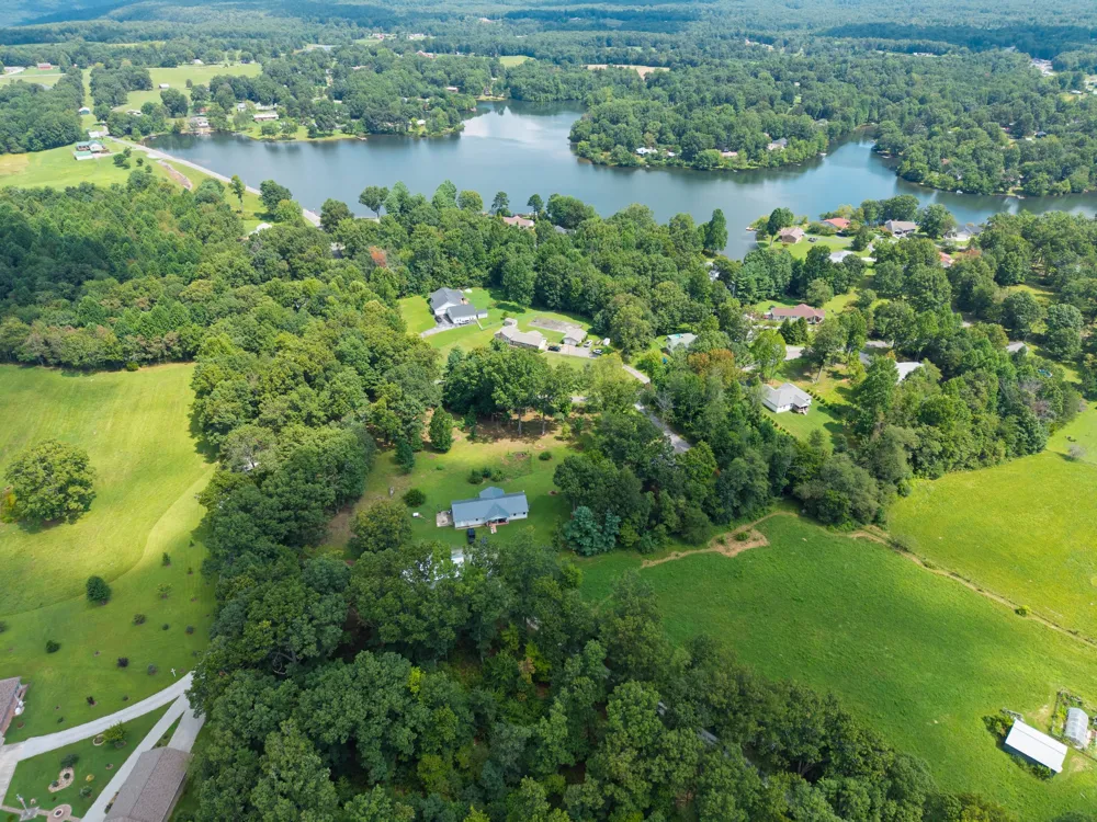 8607 Crossville Hwy Sparta, TN 38583