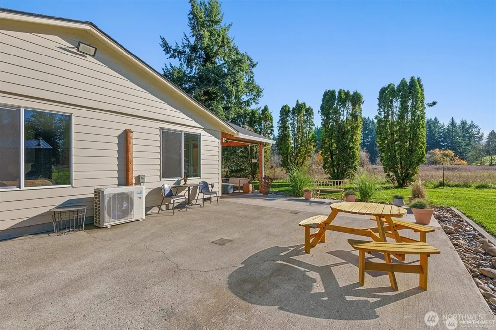 907 Byham Road Winlock, WA 98596