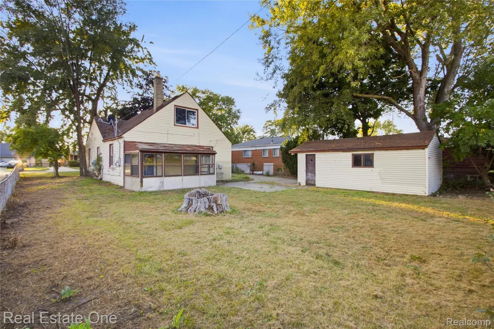 6662 Gulley Road Dearborn Heights City, MI 48127