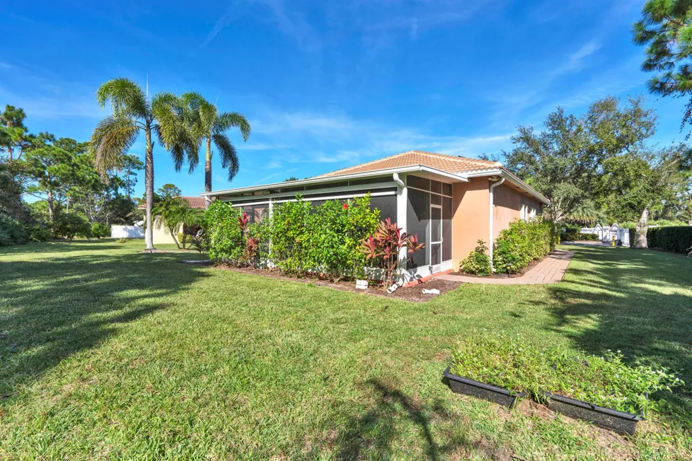 5411 Place Lake Drive Fort Pierce, FL 34951