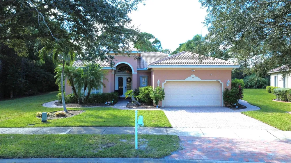 5411 Place Lake Drive Fort Pierce, FL 34951