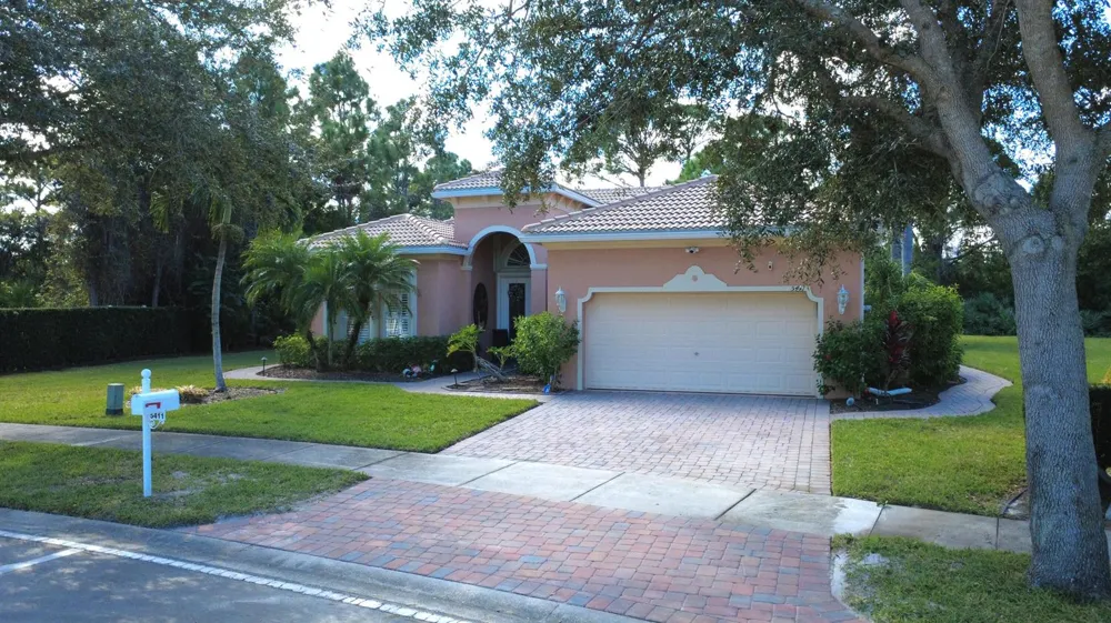 5411 Place Lake Drive Fort Pierce, FL 34951