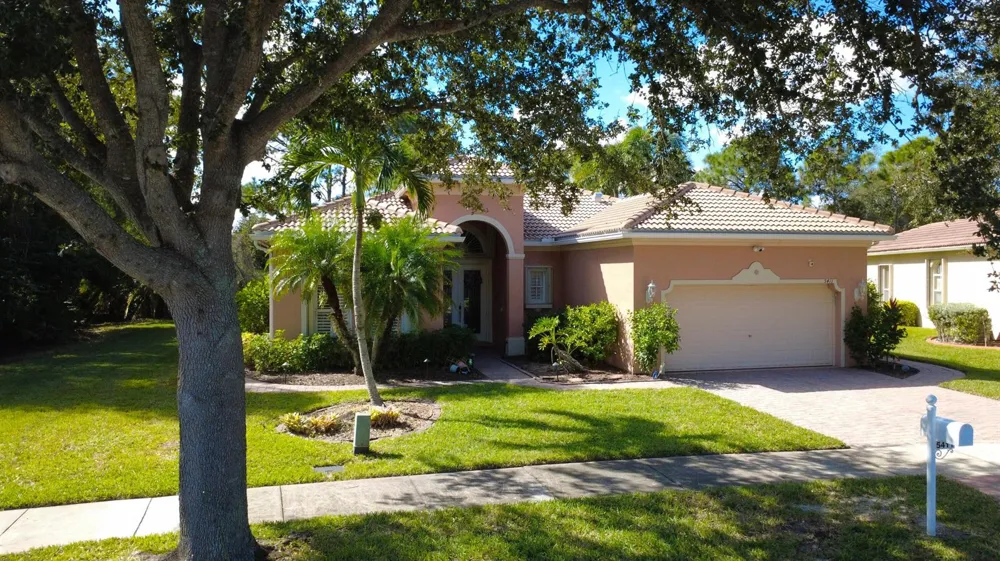 5411 Place Lake Drive Fort Pierce, FL 34951