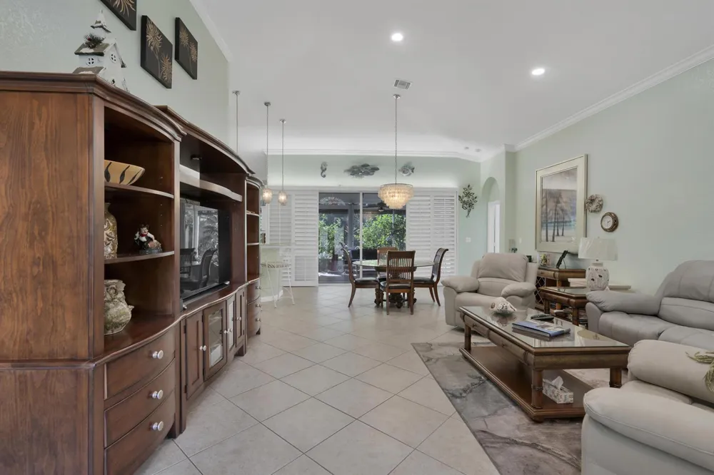 5411 Place Lake Drive Fort Pierce, FL 34951