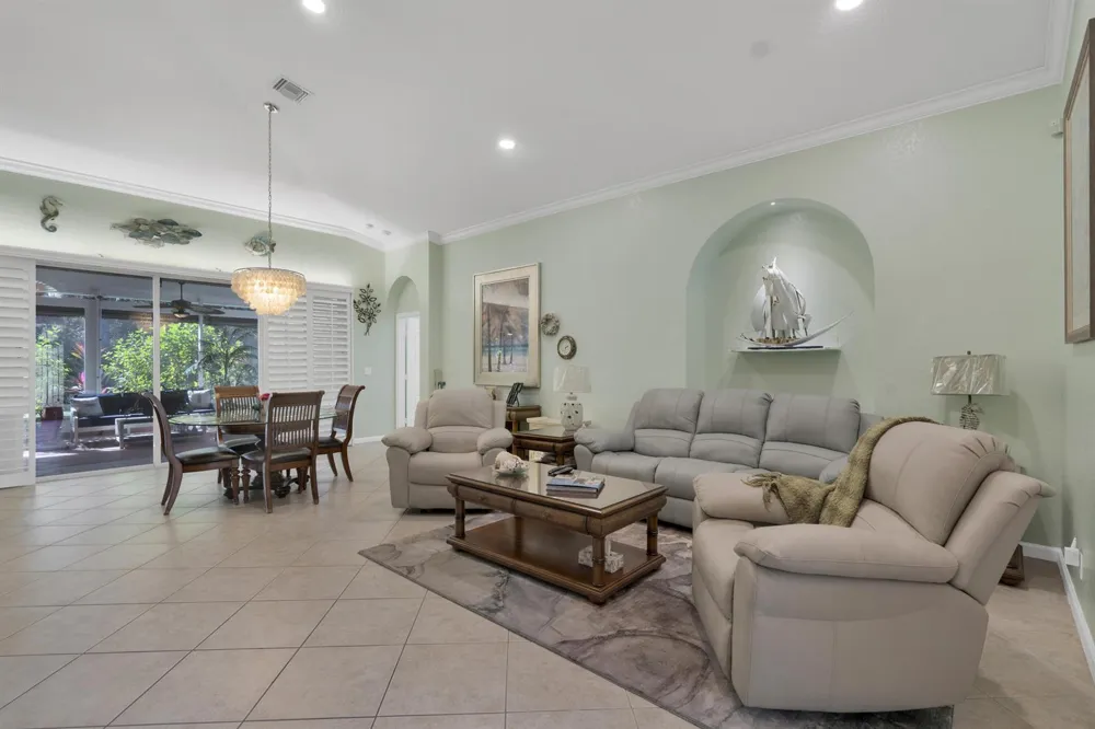 5411 Place Lake Drive Fort Pierce, FL 34951
