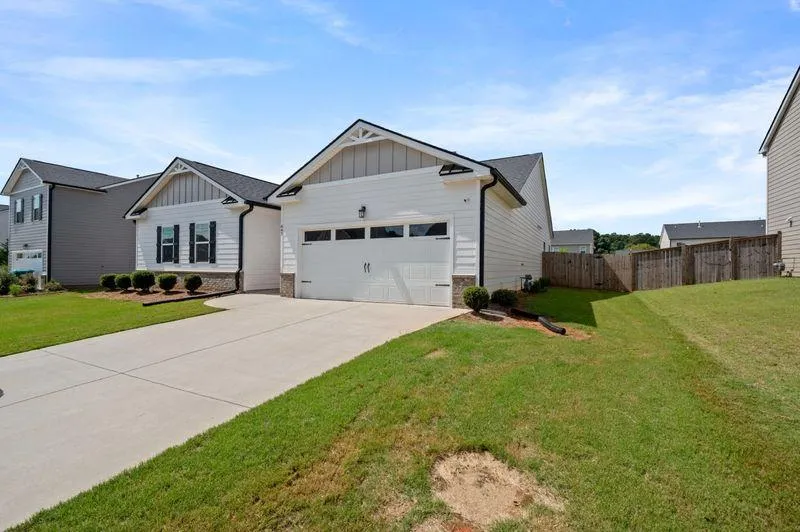 647 Graham Campbell Lane Statham, GA 30666