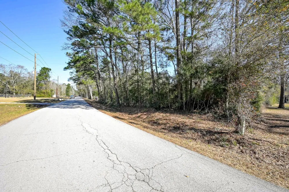378 County Road 381 Cleveland, TX 77328