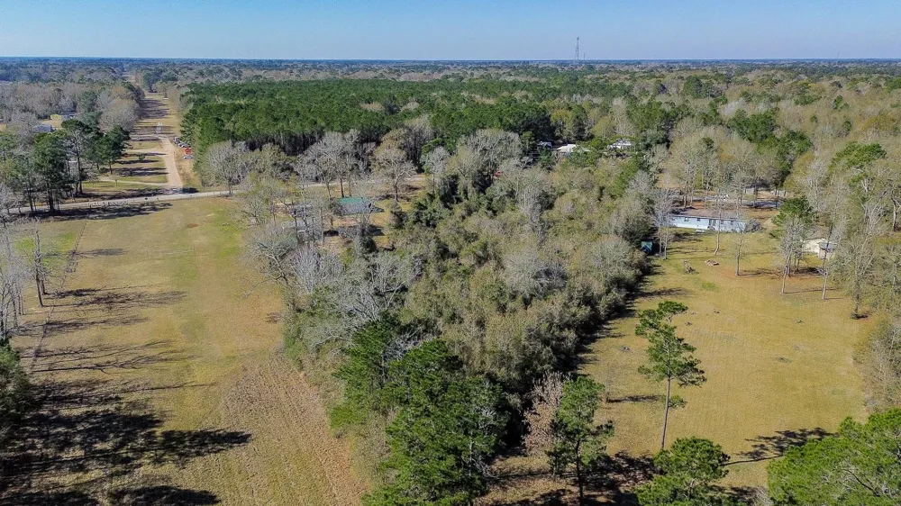 378 County Road 381 Cleveland, TX 77328