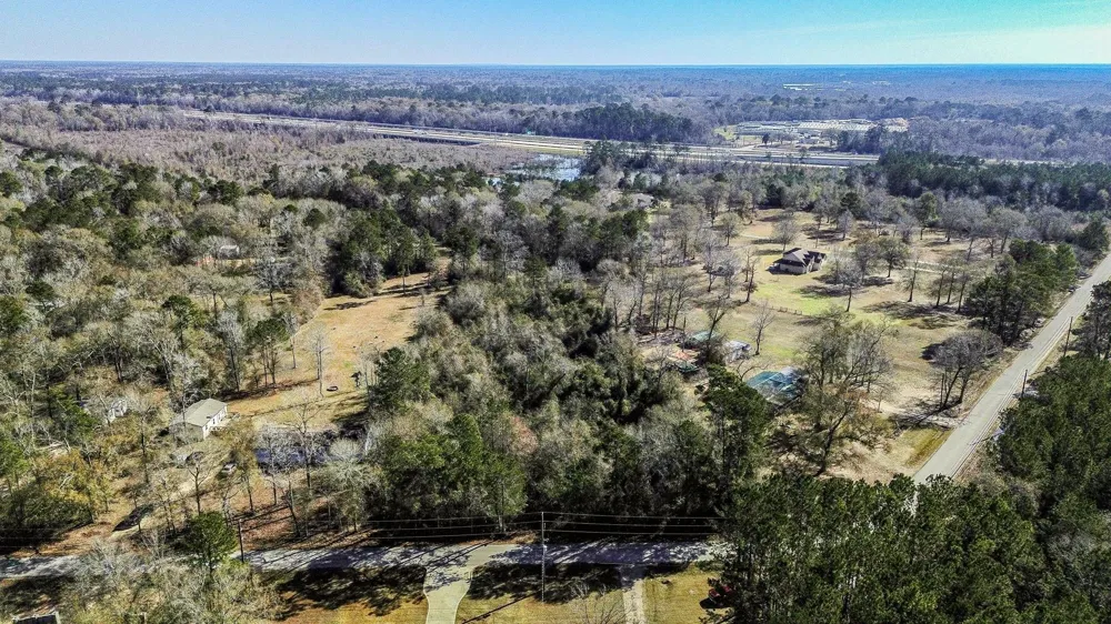 378 County Road 381 Cleveland, TX 77328