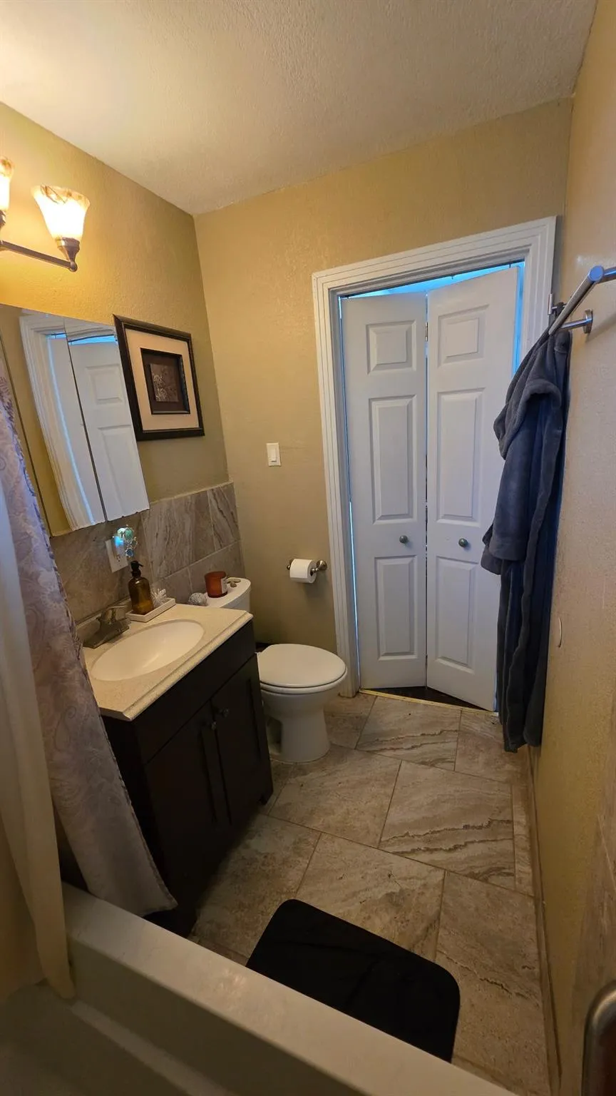 1208 Chevy Chase Drive Angleton, TX 77515
