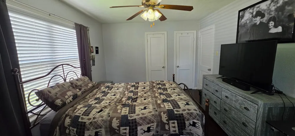 1208 Chevy Chase Drive Angleton, TX 77515