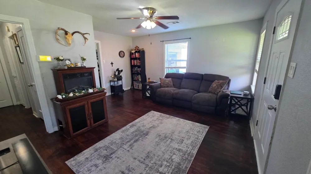 1208 Chevy Chase Drive Angleton, TX 77515