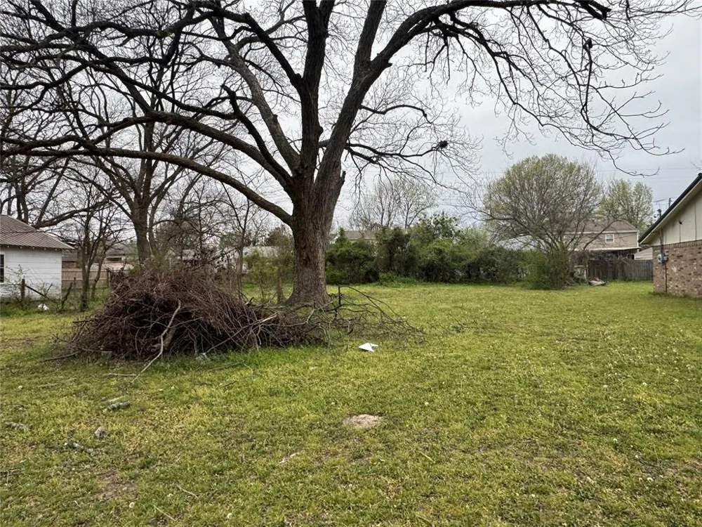 1215 Gessel Street Seminole, OK 74868