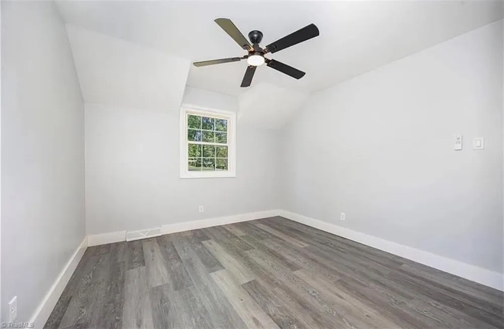 305 Rollingwood Road Jamestown, NC 27282