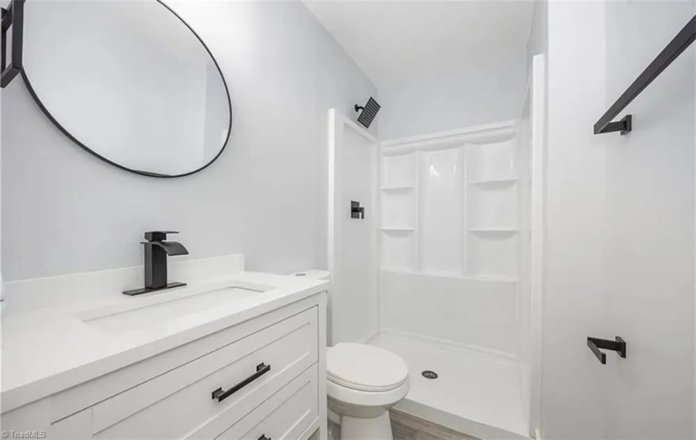 305 Rollingwood Road Jamestown, NC 27282