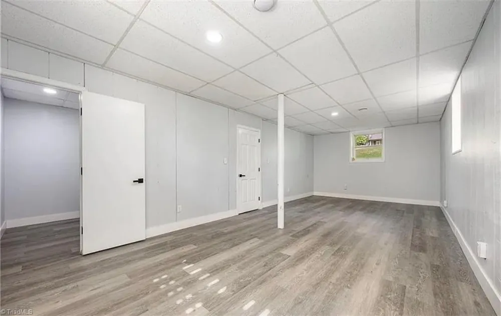 305 Rollingwood Road Jamestown, NC 27282
