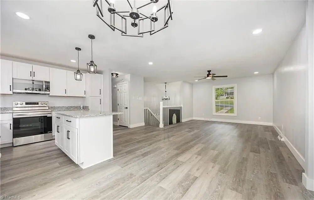 305 Rollingwood Road Jamestown, NC 27282