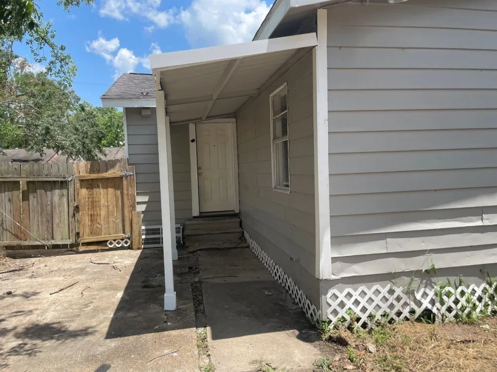 905 Arcola Street Angleton, TX 77515