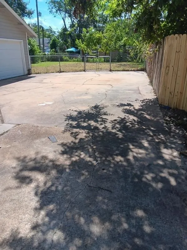 905 Arcola Street Angleton, TX 77515