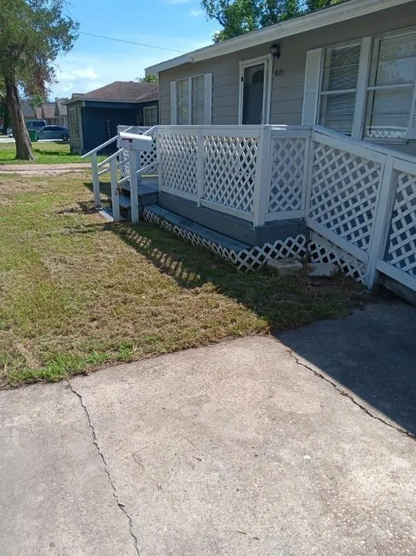 905 Arcola Street Angleton, TX 77515