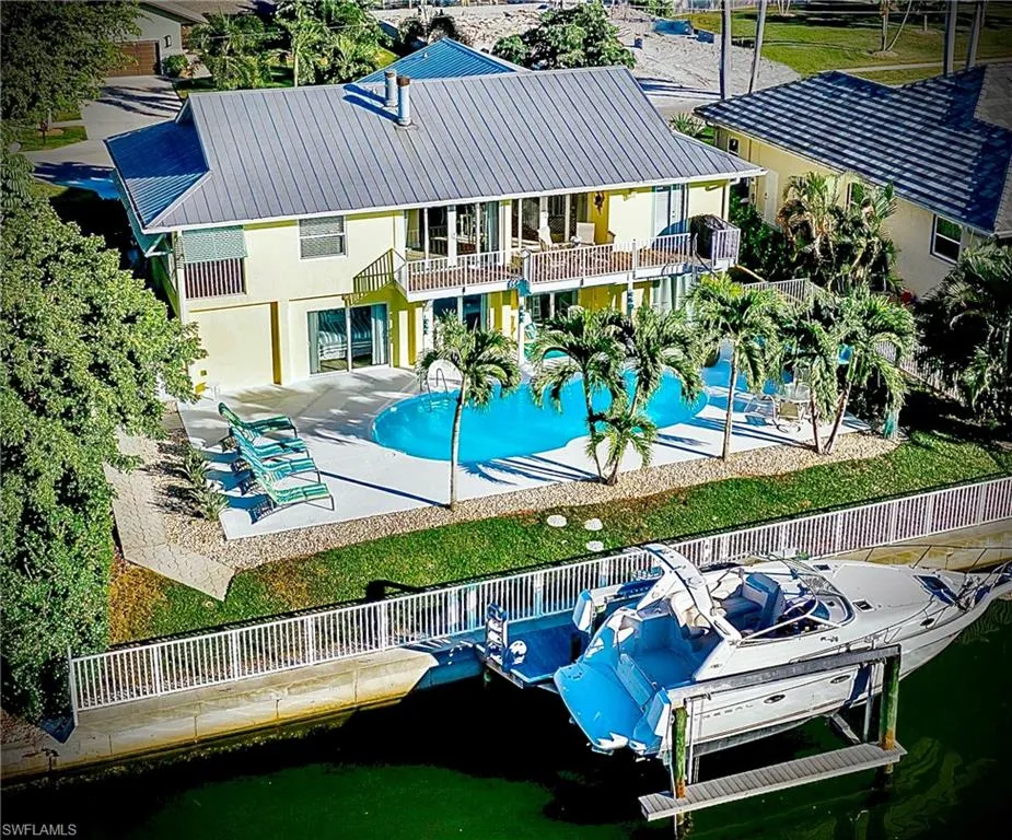 468 Capri Court Marco Island, FL 34145