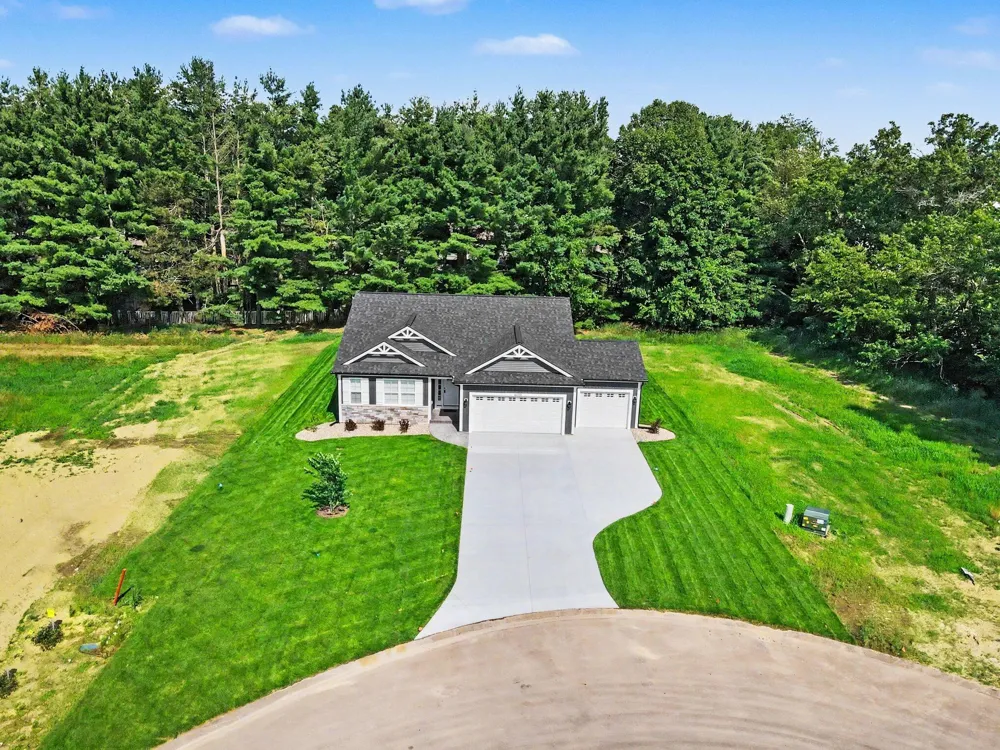 4490 Wesley Circle Comstock Charter Township, MI 49048