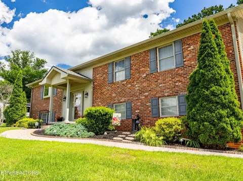1321 Crestwood Drive