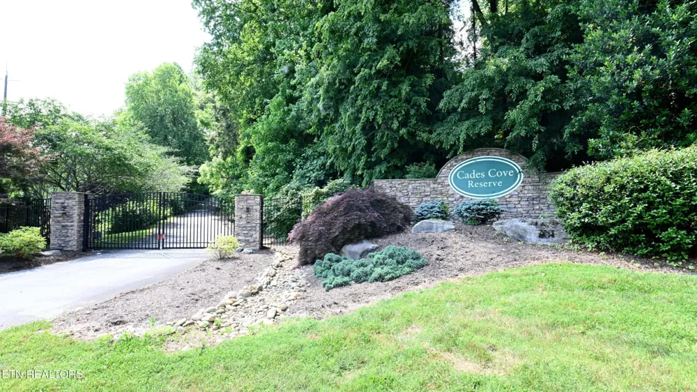 223 Bishops Cap #105 Townsend, TN 37882