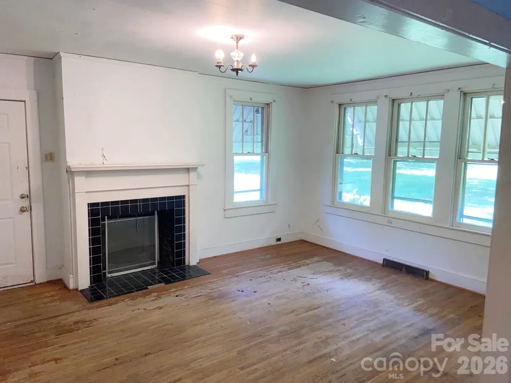 213 Wiley Avenue York, SC 29745
