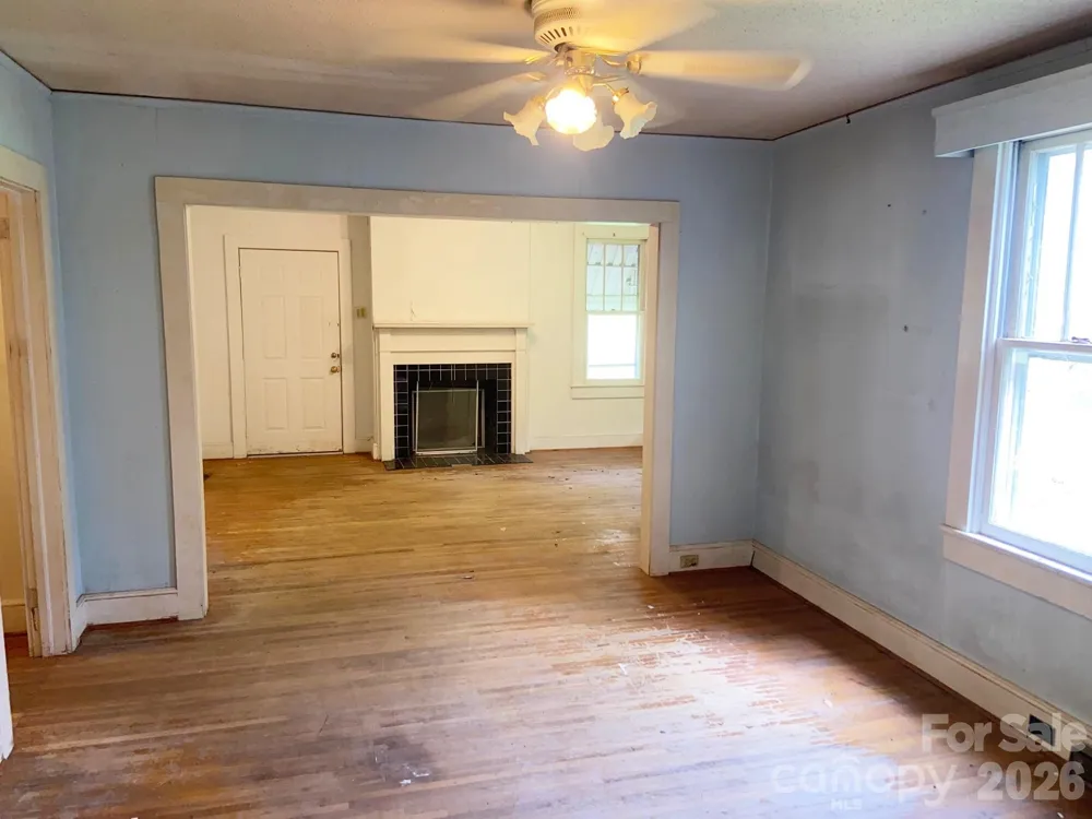 213 Wiley Avenue York, SC 29745