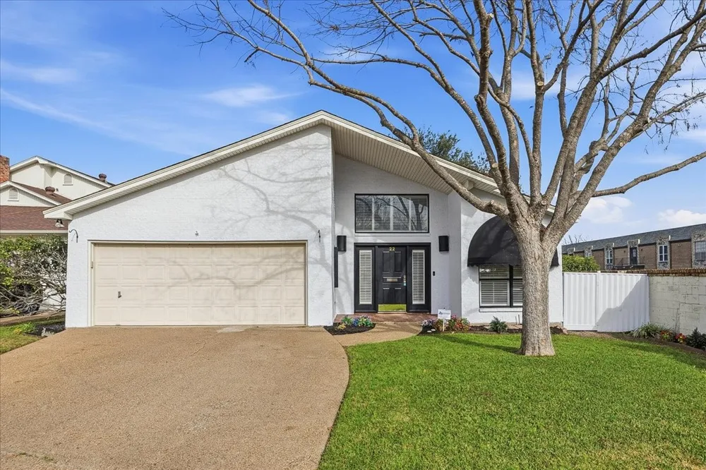 22 One Main Place Benbrook, TX 76126