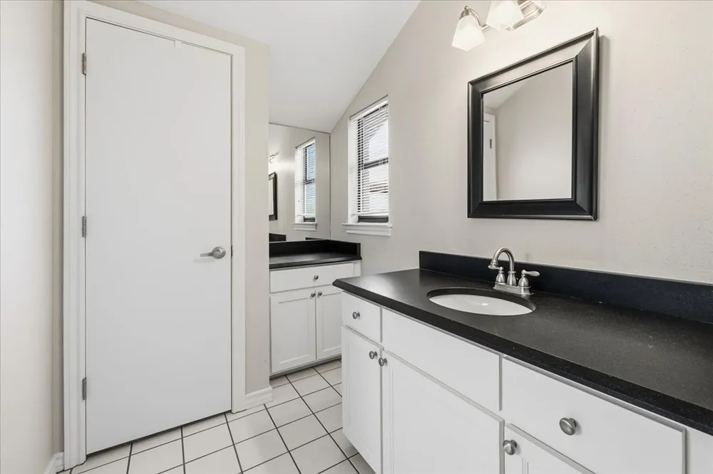 22 One Main Place Benbrook, TX 76126