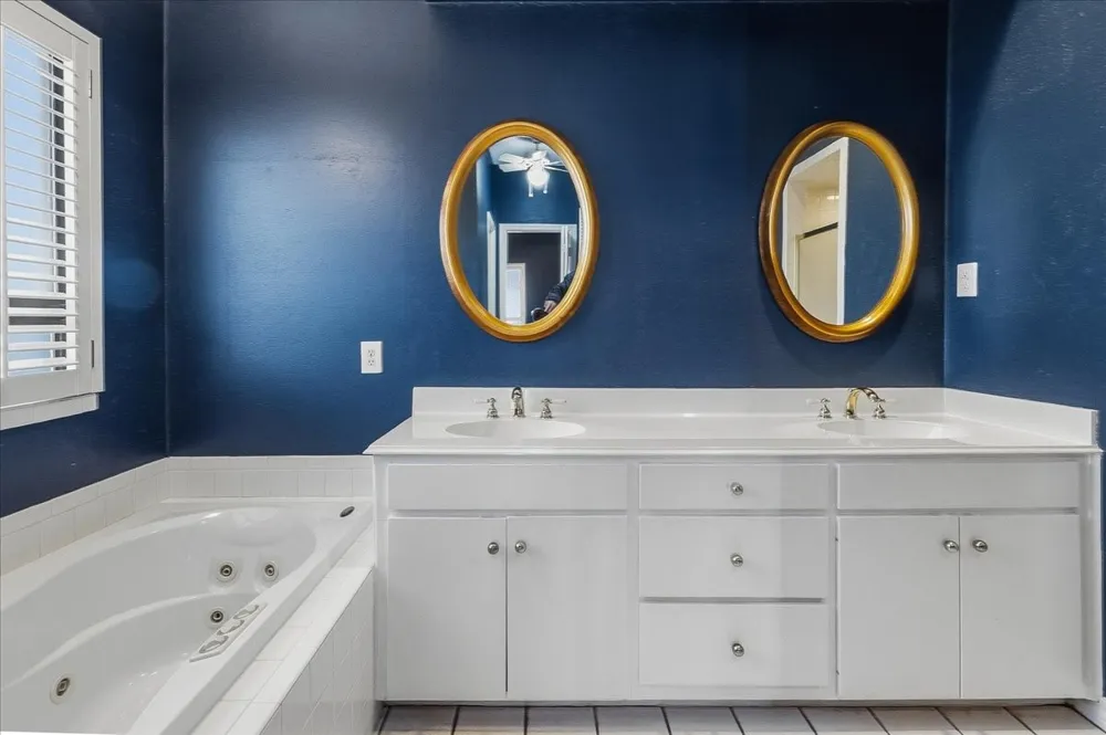 22 One Main Place Benbrook, TX 76126