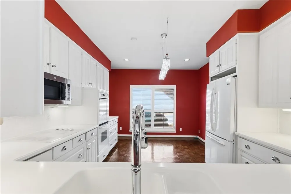 22 One Main Place Benbrook, TX 76126